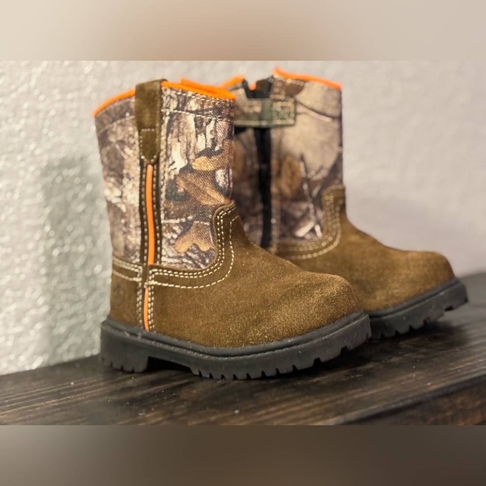 Kids Game Winner  Brown and Camouflage Boots with Orange Trim Size 6D